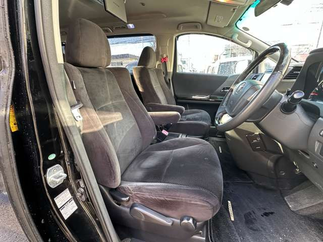 ���̋Ǝ҂ɂ������ې􂢁A�V�[�g�̃^�o�R�Ȃǂɂ��R�Q���̃��y�A��(�L��)�������Ă���܂��B