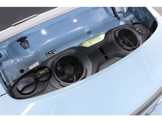 ���胂�f���u911(992)S/T�v�BGT3�x�[�X��4.0L NA+6MT�𓋍ڂ��A�y�ʉ��ŉs�����X�|���X�������B���O���Ƃ��ɃR