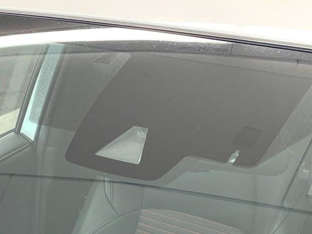 �y�g���^�Z�[�t�e�B�Z���X�z���s���ɑO���̎ԗ�����F�����A�Փ˂������Ȏ��͌x��ƃu���[�L�ŏՓˉ���Ɣ�Q�y�����A�V�X�g�B�����S�Ƀh���C�u�����y���݂��������܂��B