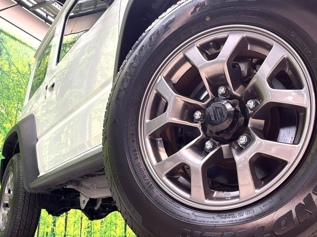 �y����15�C���`�A���~�z�C�[���z�O�ςɃ}�b�`���������A���~�z�C�[���𑕒����Ă���܂��B�e��ЊO�A���~�z�C�[����A�X�^�b�h���X�^�C�����戵�����Ă���܂��B���񂲑��k����������