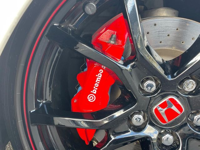 �y�u�����{���L�����p�[�z�n�C�p���[�ԗ��ɂ͋��͂ȃu���[�L���K�{!���E�̃X�[�p�[�J�[�ɂ��̗p�����C�^���A�̍������[�J�[�u�u�����{�v�𑕒�!�F�N�₩�ȃL�����p�[���X�|�[�e�B�Ȉ�ۂ��������Ă܂���