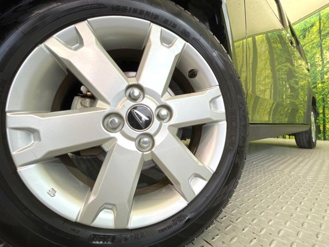 �y����15�C���`�A���~�z�C�[���z�O�ςɃ}�b�`���������A���~�z�C�[���𑕒����Ă���܂��B�e��ЊO�A���~�z�C�[����A�X�^�b�h���X�^�C�����戵�����Ă���܂��B���񂲑��k����������