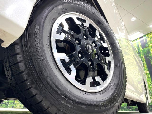 �y����15�C���`�A���~�z�C�[���z�O�ςɃ}�b�`���������A���~�z�C�[���𑕒����Ă���܂��B�e��ЊO�A���~�z�C�[����A�X�^�b�h���X�^�C�����戵�����Ă���܂��B���񂲑��k����������