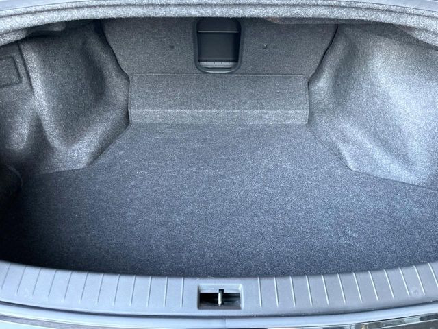 ���i�̂���������ʋ΁A���}���ɏ\���ȉ׎��X�y�[�X���m�ۂ��Ă���܂��B