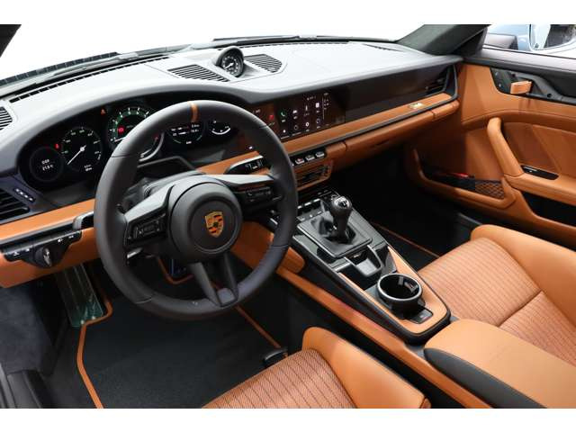 �㎿�ȑf�ނł܂Ƃ߂�ꂽS/T��p�C���e���A�B�y�ʉ������������Ȃ��������ꂽ�d���ĂŁA���肾���łȂ����L�����т����߂��ԂɎd�オ���Ă��܂��B