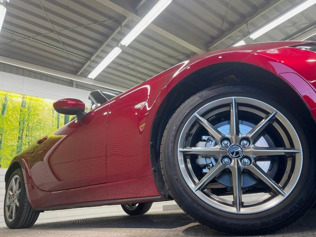 �y����16�C���`�A���~�z�C�[���z�O�ςɃ}�b�`���������A���~�z�C�[���𑕒����Ă���܂��B�e��ЊO�A���~�z�C�[����A�X�^�b�h���X�^�C�����戵�����Ă���܂��B���񂲑��k����������