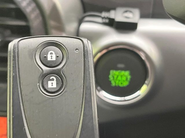 �y�X�}�[�g�L�[�z�J�o����|�P�b�g�ɓ��ꂽ�܂܂ł��h�A�̎{���E�������\�ȃX�}�[�g�L�[�𑕔��B�G���W���̃I���E�I�t�����J�M�����o���K�v����������Ƃ��Ă��֗��ł���