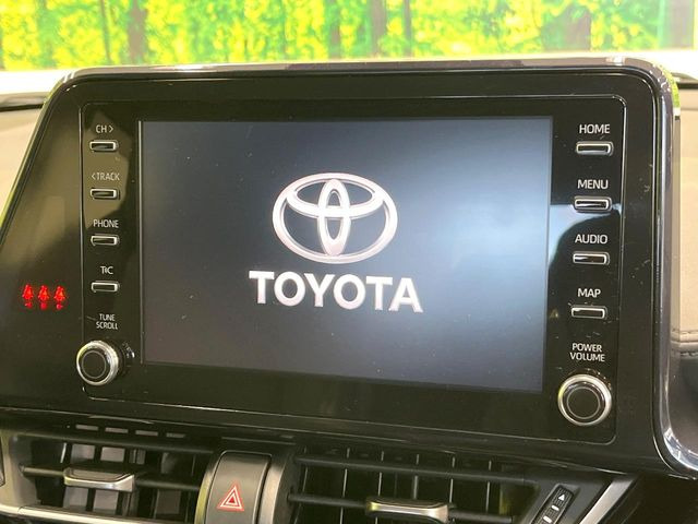 �y8�C���` �f�B�X�v���C�I�[�f�B�I�z���ʂ̃f�B�X�v���C��AppleCarPlay��AndroidAuto�����p�\�B�傫�ȉ�ʂŃX�}�z�i�r�A�v���������p���������܂���