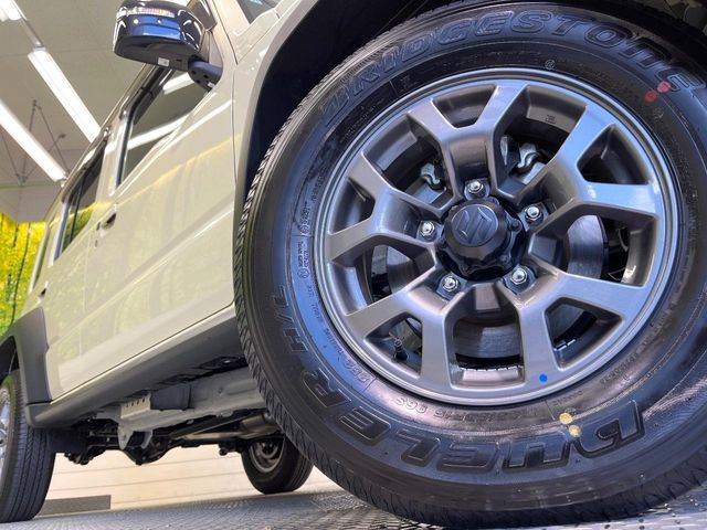 �y����15�C���`�A���~�z�C�[���z�O�ςɃ}�b�`���������A���~�z�C�[���𑕒����Ă���܂��B�e��ЊO�A���~�z�C�[����A�X�^�b�h���X�^�C�����戵�����Ă���܂��B���񂲑��k����������