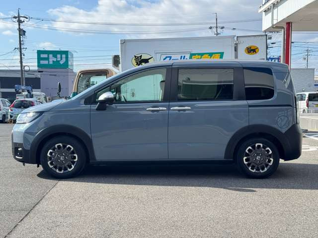 フリード1.5 クロスター スロープ