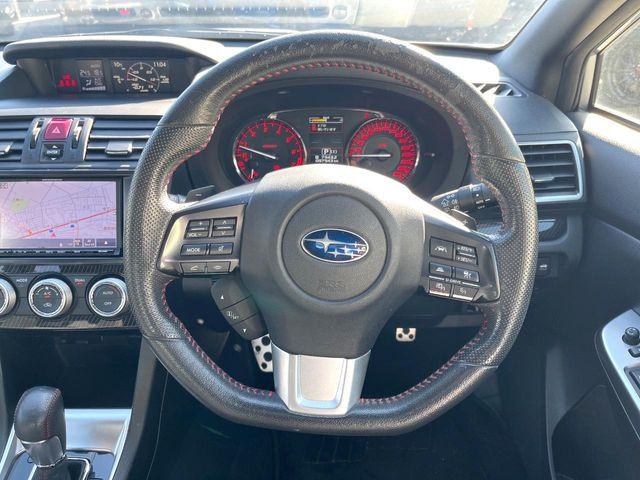 �y�����v�����X�e�A�����O�z�㎿�Ȋv���g�p���邱�ƂŁA��ɂ����������݂ƂĂ��^�]���₷���n���h���ł���