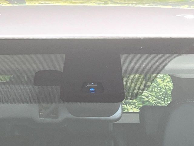 �y�O�He-Assist�z���s���ɑO���̎ԗ�����F�����A�Փ˂������Ȏ��͌x��ƃu���[�L�ŏՓˉ���Ɣ�Q�y�����A�V�X�g�B�����S�Ƀh���C�u�����y���݂��������܂��B