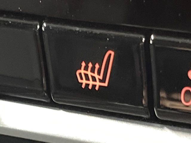 ���S�ȃV�[�g�q�[�^�[:���������ӂ�郌�U�[�V�[�g�ɁA�O�ȁE��ȂɃV�[�g�q�[�^�[�𓋍ڂ��Ă���܂��B