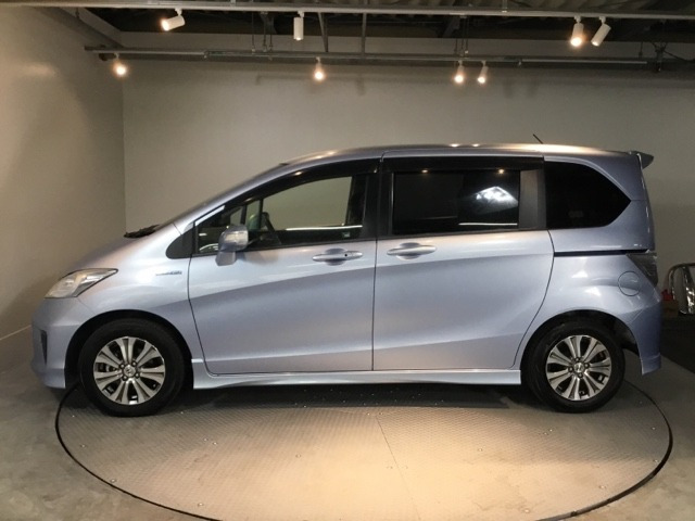 フリードハイブリッド1.5 ジャストセレクション