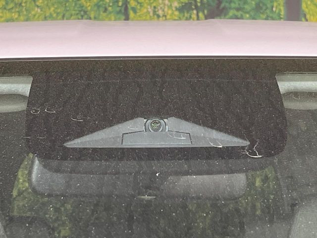 �y�z���_�Z���V���O�z���s���ɑO���̎ԗ�����F�����A�Փ˂������Ȏ��͌x��ƃu���[�L�ŏՓˉ���Ɣ�Q�y�����A�V�X�g�B�����S�Ƀh���C�u�����y���݂��������܂��B