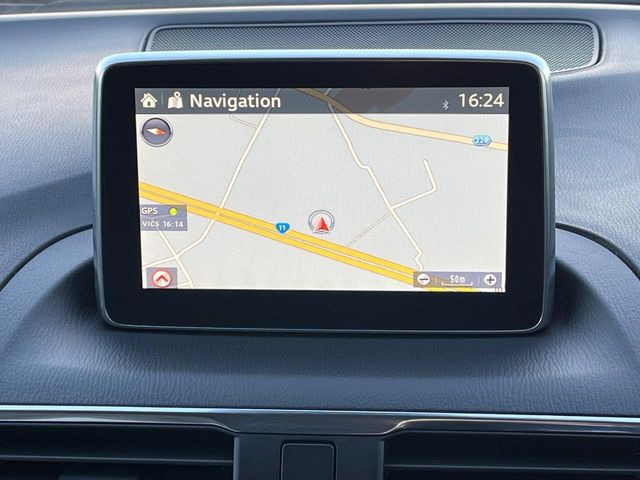 �y8�C���`�}�c�_�R�l�N�g�z�ԓ��̕��͋C�Ƀ}�b�`������^�̃f�B�X�v���C�B�X�}�z�ڑ��ł̃i�r�g�p��Bluetooth�Đ����A�l�X�ȋ@�\���y���߂܂��B�����I�ȃ_�C�������삪�\�ŁA�g��������ǍD�ł��B