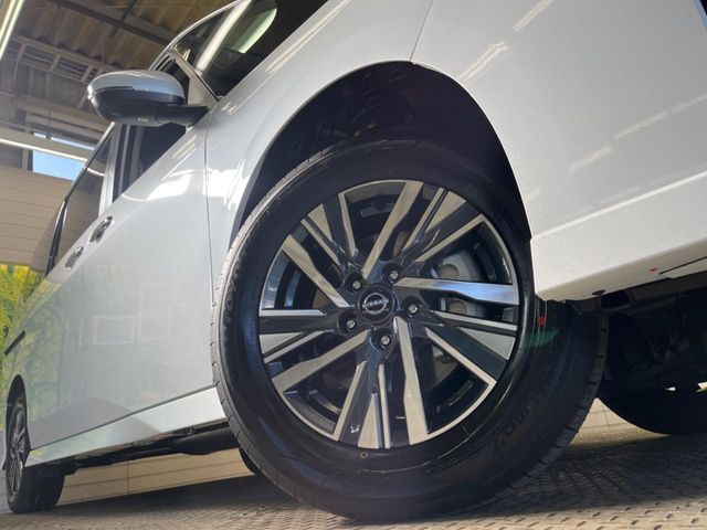 �y����16�C���`�A���~�z�C�[���z�O�ςɃ}�b�`���������A���~�z�C�[���𑕒����Ă���܂��B�e��ЊO�A���~�z�C�[����A�X�^�b�h���X�^�C�����戵�����Ă���܂��B���񂲑��k����������