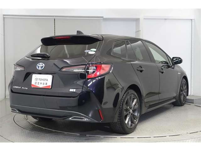 カローラツーリング1.8 ハイブリッド W×B