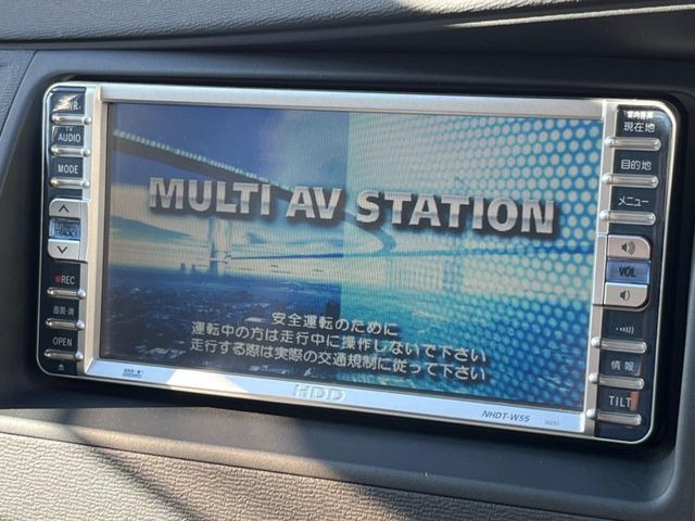 �y�����i�r�z�l�C�̏����i�r�𑕔����Ă���܂��B�i�r�̎g���₷���͂������A�I�[�f�B�I�@�\���[��!�L�����v�◷�s�͂������A�ʋ΂┃�����ȂǕ��i�̃h���C�u���y�����Ȃ�͂���