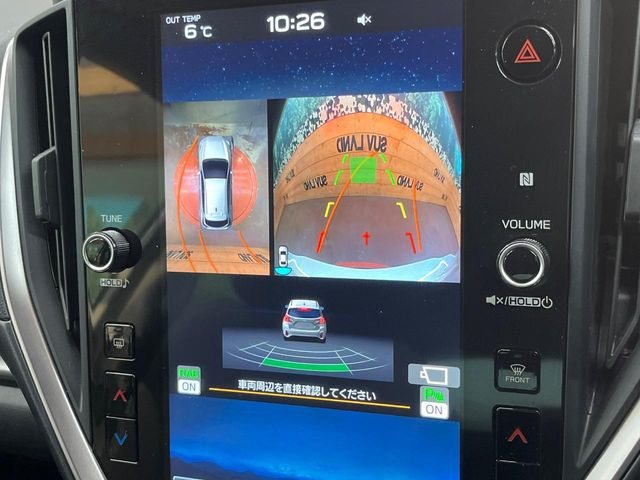 �y�}���`�e���C�����j�^�[�z�Ԃ̃t�����g��T�C�h�̃J�����摜�𓯎��Ƀ��j�^�[�\�����邱�ƂŁA���H�⋷�����𑖍s���ł����͂̏󋵊m�F���ł����S!�{�iSUV�ɂ��ꂵ�������ł���