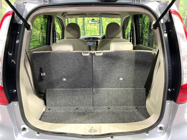 ���i�̂���������ʋ΁A���}���ɏ\���ȉ׎��X�y�[�X���m�ۂ��Ă���܂��B�Z�J���h�V�[�g��|���ƁA�傫�ȉו��̐ύڂ��\�ł���