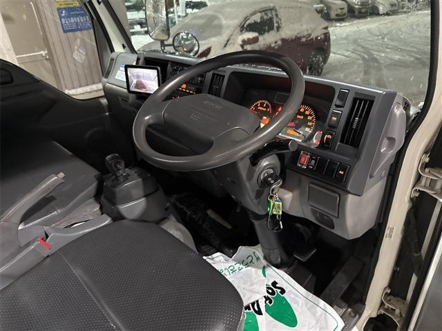 �[�ԑO�ɓ��O���̃N���[�j���O���������܂��B�e��R�[�e�B���O(�ʓr�L��)�����p�ӂ��Ă���܂��̂ŁA���񂲑��k���������B