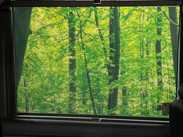 �y���[���V�F�[�h�z��������ԊO����̌���ῂ����Ƃ��ɃT�b�ƈ����o���Ďg����A���[���i�[�^�C�v�̃T���V�F�[�h�𑕔��B��Ȃɏ�������q�l���E�g�E�g�����������ȂǁA���Ђ����p����������