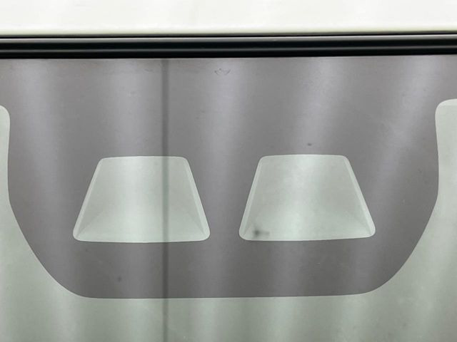 �y�X�}�[�g�A�V�X�g�z���s���ɑO���̎ԗ�����F�����A�Փ˂������Ȏ��͌x��ƃu���[�L�ŏՓˉ���Ɣ�Q�y�����A�V�X�g�B�����S�Ƀh���C�u�����y���݂��������܂��B