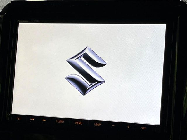 �y���[�J�[�����i�r�z�C���e���A�ɗn�����ރX�^�C���b�V���ȁu��p�݌v�v���[�J�[�i�r�𑕔��􎋔F���⑀�쐫�ȂǊ�{���\�ɂ��D��A���㎿�ȃJ�[���C�t�����y���݂��������܂��B