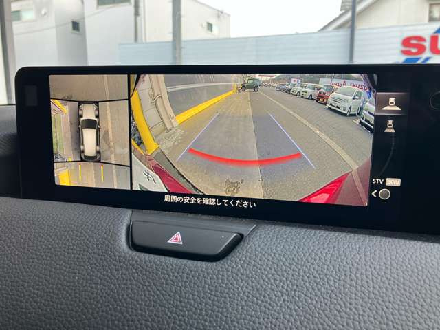 ��360&deg;�r���[���j�^�[���N���}��^�ォ�猩���낵�Ă��邩�̂悤�ȉf���ɂ���ĎԌɓ����c�񒓎ԂȂǂ̒��Ԏ��Ɏ��Ԃƒ��Ԉʒu�̊֌W���ЂƖڂŊm�F�ł��X���[�X�Ȓ��Ԃ��T�|�[�g���܂�!