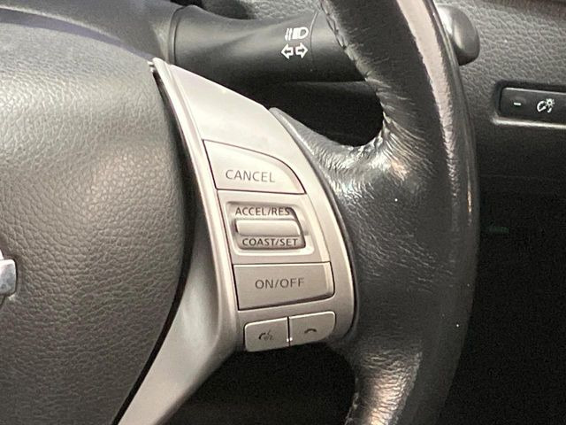 �y�N���[�Y�R���g���[���z�������H�����N���N���s�B�A�N�Z���𗣂��Ă���葬�x�ő��s���ł��A�������^�]���̕��S���y��!�����E�������ȒP�ȃX�C�b�`����Œ����ł��܂��B