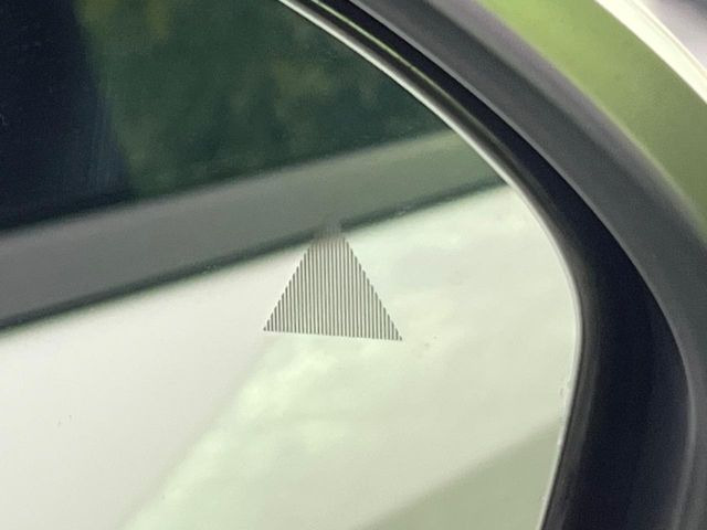 �y������p���m�z���s���A�h�A�~���[�̎��p�ɂȂ�₷���ӏ��Ɍ㑱�Ԃ��ڋ߂���ƃT�C�h�~���[�t�߂Ɍx����\���A�h���C�o�[�ɒ��ӊ��N�����Ă���܂��B