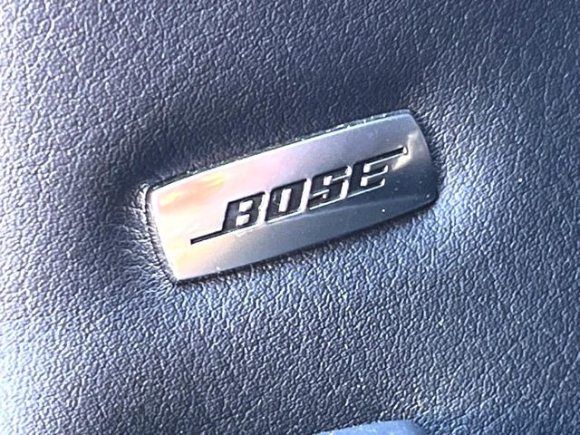 �yBOSE�T�E���h�V�X�e���z���[�J�[�I�v�V�����̍��i�ʃT�E���h�V�X�e���𓋍ځB��p�̃`���[�j���O���{���ꂽ�召�l�X�ȃX�s�[�J�[����ǎ��ȃT�E���h���t�ł��A�Տꊴ���ӂ�鉹����Ԃ����o���܂��B