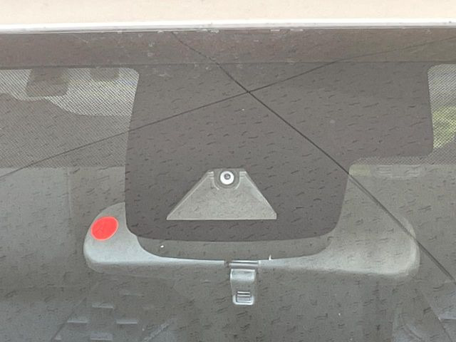 �y�g���^�Z�[�t�e�B�Z���X�z���s���ɑO���̎ԗ�����F�����A�Փ˂������Ȏ��͌x��ƃu���[�L�ŏՓˉ���Ɣ�Q�y�����A�V�X�g�B�����S�Ƀh���C�u�����y���݂��������܂��B