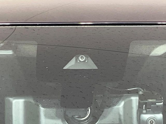 �y�C���e���W�F���g�G�}�[�W�F���V�[�u���[�L�z�t�����g�J�����őO���̎ԗ�����s�҂����m�B�Փ˂������Ȏ��͏Փ˔�Q�y���u���[�L���쓮�A�Փˉ�����T�|�[�g�B�����S�Ƀh���C�u�����y���݂��������܂��B