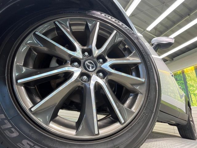 �y����18�C���`�A���~�z�C�[���z�O�ςɃ}�b�`���������A���~�z�C�[���𑕒����Ă���܂��B�e��ЊO�A���~�z�C�[����A�X�^�b�h���X�^�C�����戵�����Ă���܂��B���񂲑��k����������