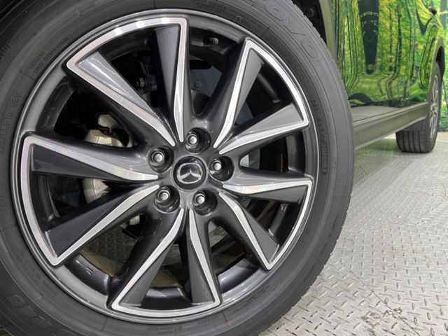 �y�����A���~�z�C�[���z�O�ςɃ}�b�`���������A���~�z�C�[���𑕒����Ă���܂��B�e��ЊO�A���~�z�C�[����A�X�^�b�h���X�^�C�����戵�����Ă���܂��B���񂲑��k����������