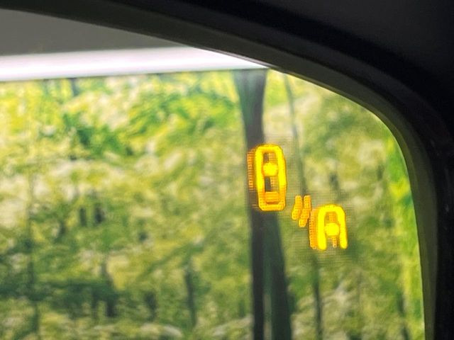 �y�u���C���h�X�|�b�g���j�^�����O�z���s���A�h�A�~���[�̎��p�ɂȂ�₷���ӏ��Ɍ㑱�Ԃ��ڋ߂���ƃT�C�h�~���[�t�߂Ɍx����\���A�h���C�o�[�ɒ��ӊ��N�����Ă���܂��B