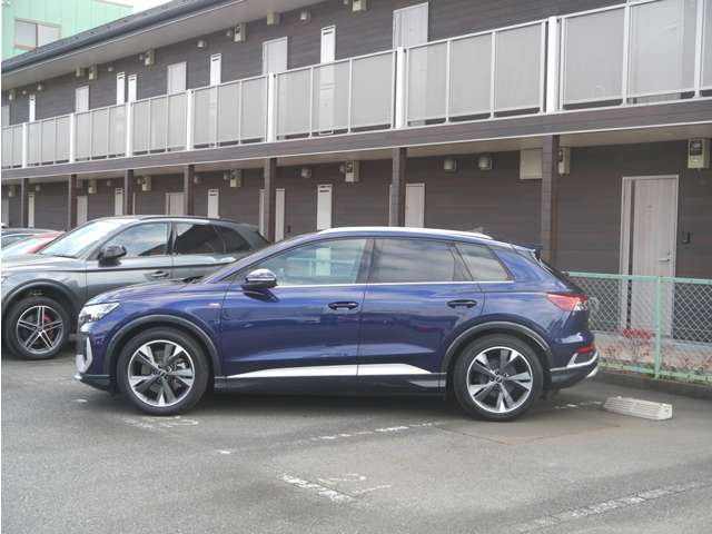 Q4 e-tron40 Sライン