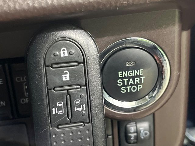 �y�X�}�[�g�L�[�z�J�o����|�P�b�g�ɓ��ꂽ�܂܂ł��h�A�̎{���E�������\�ȃX�}�[�g�L�[�𑕔��B�G���W���̃I���E�I�t�����J�M�����o���K�v����������Ƃ��Ă��֗��ł���