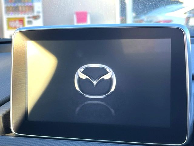 �y�}�c�_�R�l�N�g�i�r�z�ԓ��̕��͋C�Ƀ}�b�`������̌^�^�C�v�̃i�r�B�e����q�ݒ��Bluetooth�Đ����A�l�X�ȋ@�\���y���߂܂��B�����I�ȃ_�C�������삪�\�ŁA�g��������ǍD�ł��B