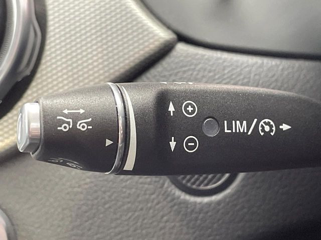 ���f�B�X�g���j�b�N�v���X:�s�s�A�x�O�A�������H�Ȃǂ̑��s���ɁA�X�e���I�}���`�p�[�p�X�J�����ƃ��[�_�[�Z���T�[�ɂ��A�O���Ԃ�F�����đ��x�ɉ������Ԋԋ������ێ����鎟����̃N���R��!