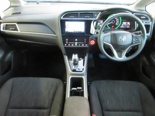 ���O���̐��|�E�K���X�n�{�f�B�R�[�e�B���O��CAR�N���[�j���O���Ǝ҂��{�H�������܂��̂ő�ϐ����B�I���b�N�X�����Ԃł݂͂Ȃ��܂ɉ��K�ȃh���C�u�����񑩁B