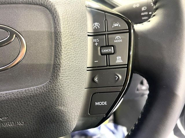 【レーダークルーズコントロール】高速道路での長距離走行が楽に!!自動で速度を保つクルーズコントロールが、衝突軽減システムと連携し、前方の車両を感知して車間を保つように速度調節してくれます!!