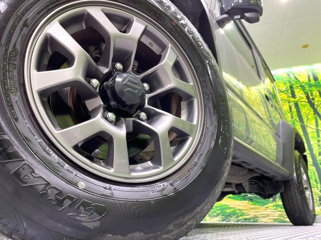 �y����15�C���`�A���~�z�C�[���z�O�ςɃ}�b�`���������A���~�z�C�[���𑕒����Ă���܂��B�e��ЊO�A���~�z�C�[����A�X�^�b�h���X�^�C�����戵�����Ă���܂��B���񂲑��k����������