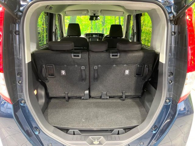 ���i�̂���������ʋ΁A���}���ɏ\���ȉ׎��X�y�[�X���m�ۂ��Ă���܂��B�Z�J���h�V�[�g��|���ƁA�傫�ȉו��̐ύڂ��\�ł���