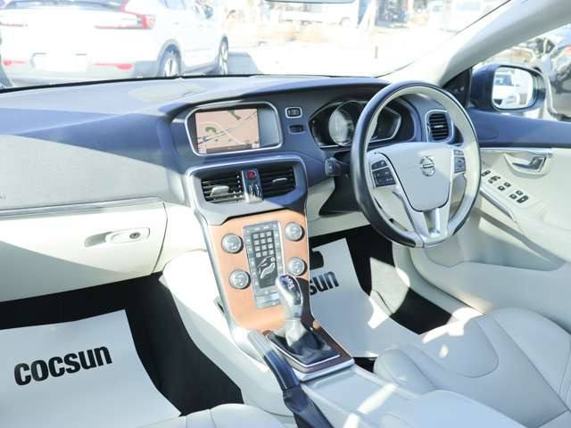 �h�C�c�̃{���{���`���[�j���O���[�J�[HEICO SPORTIV�̐��K�̔��X���t���ƈ��m���ɂ�HEICO SPORTIV�v���~�A���p�[�g�i�[KANTO / TOKAI�Ƃ��ĉ^�c�����Ă��܂��B