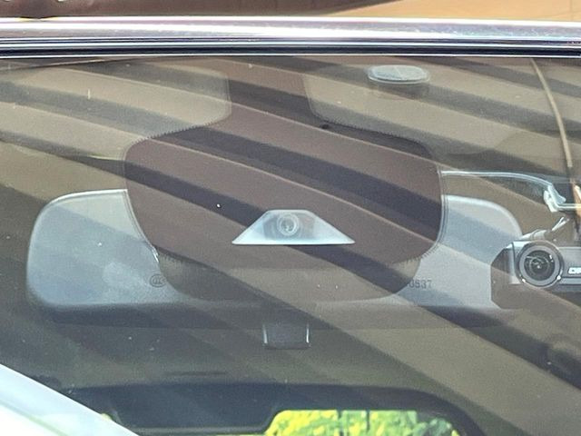 �y�G�}�[�W�F���V�[�u���[�L�z���s���ɑO���̎ԗ�����F�����A�Փ˂������Ȏ��͌x��ƃu���[�L�ŏՓˉ���Ɣ�Q�y�����A�V�X�g�B�����S�Ƀh���C�u�����y���݂��������܂��B