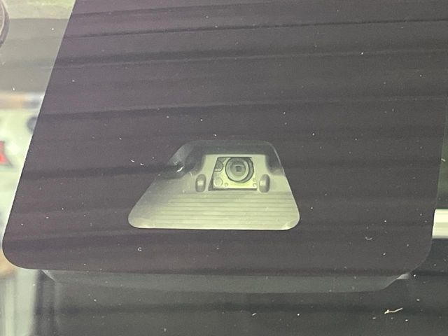 �y�X�}�[�g�A�V�X�g�z���s���ɑO���̎ԗ�����F�����A�Փ˂������Ȏ��͌x��ƃu���[�L�ŏՓˉ���Ɣ�Q�y�����A�V�X�g�B�����S�Ƀh���C�u�����y���݂��������܂��B