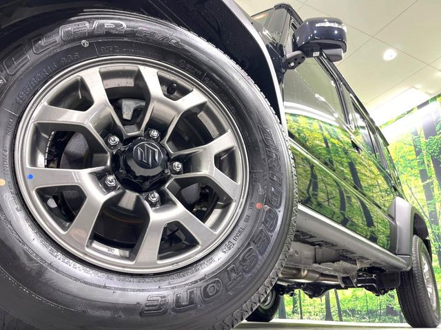 �y����15�C���`�A���~�z�C�[���z�O�ςɃ}�b�`���������A���~�z�C�[���𑕒����Ă���܂��B�e��ЊO�A���~�z�C�[����A�X�^�b�h���X�^�C�����戵�����Ă���܂��B���񂲑��k����������